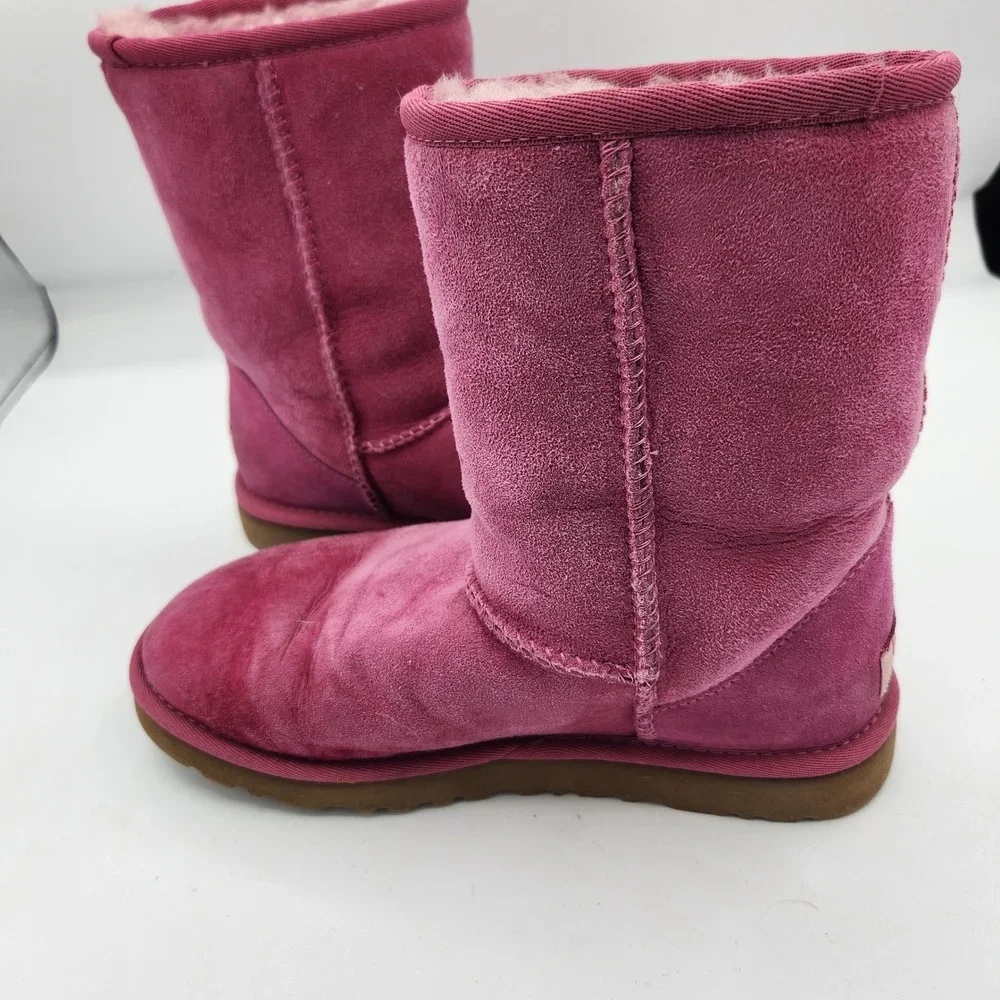 UGG Australia Classic Short Raspberry Suede Leather Boots‎ Womens Size 5 Ribbon